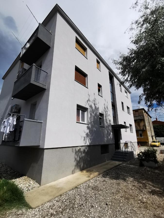 Sea Star Apartment Pola Esterno foto